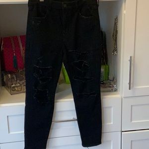 Black ripped American Eagle cropped jeans